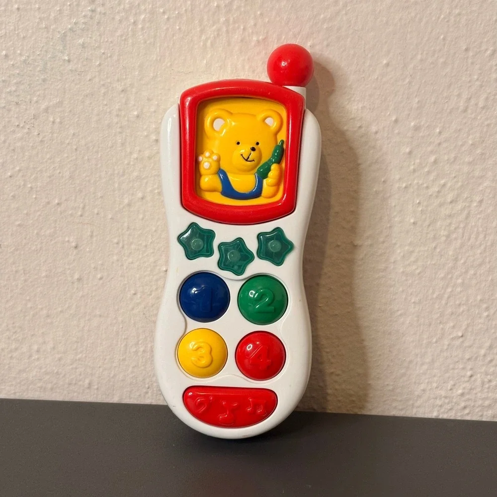 Redbox Toy Cell Phone Kids OS White Good Vintage 1999 Bear Musical Buttons 23459
